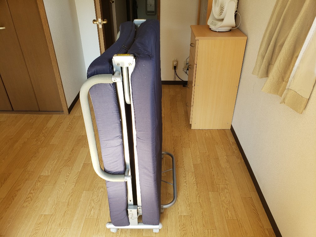 横浜市保土ケ谷区【不用品回収】折り畳みベッドの作業前